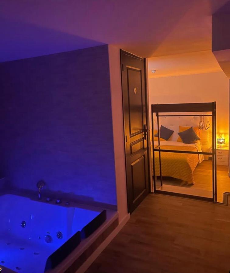Hotel Magnifique Loft 35m2 Jacuzzi RVB NIGHT 1 Amiens Esterno foto
