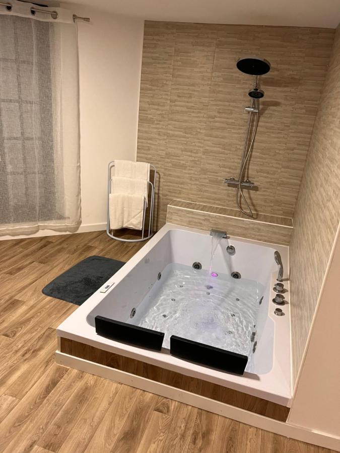 Hotel Magnifique Loft 35m2 Jacuzzi RVB NIGHT 1 Amiens Esterno foto