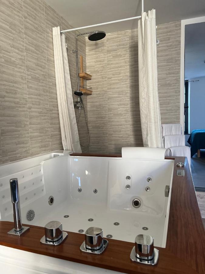 Hotel Magnifique Loft 35m2 Jacuzzi RVB NIGHT 1 Amiens Esterno foto
