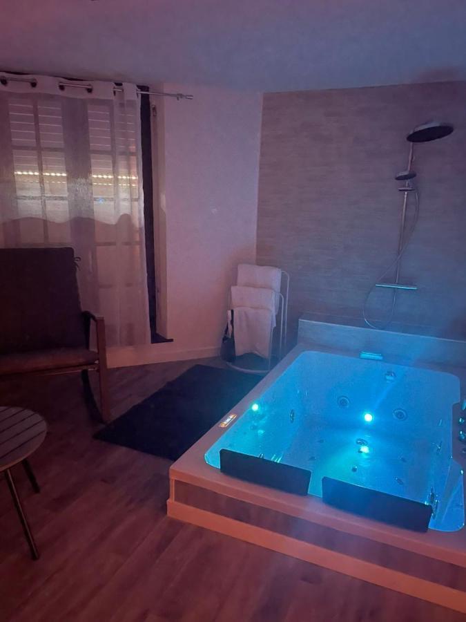Hotel Magnifique Loft 35m2 Jacuzzi RVB NIGHT 1 Amiens Esterno foto