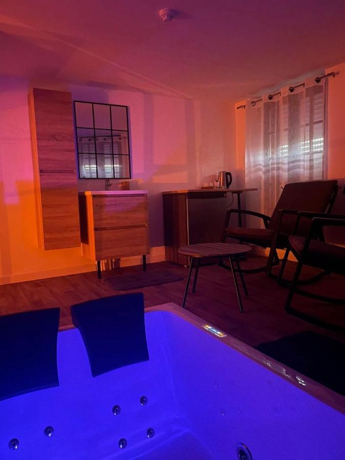 Hotel Magnifique Loft 35m2 Jacuzzi RVB NIGHT 1 Amiens Esterno foto