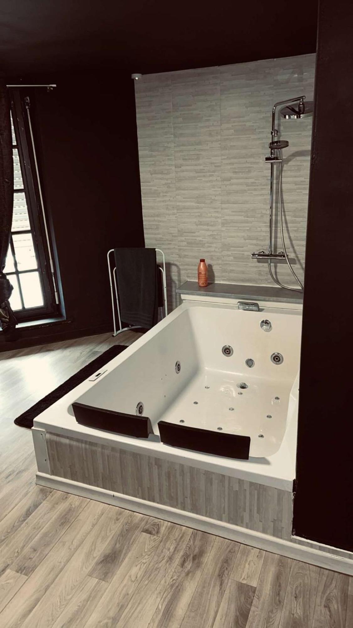 Hotel Magnifique Loft 35m2 Jacuzzi RVB NIGHT 1 Amiens Esterno foto
